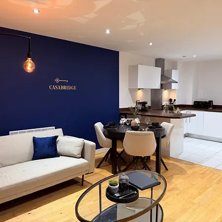 Two Bed Two Bath View With Balcony Leeds (West Yorkshire)