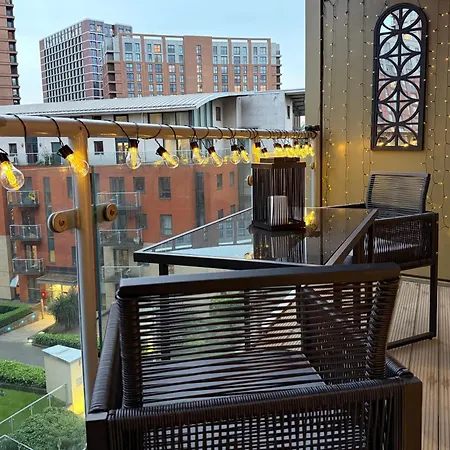 Apartment Two Bed Two Bath View With Balcony