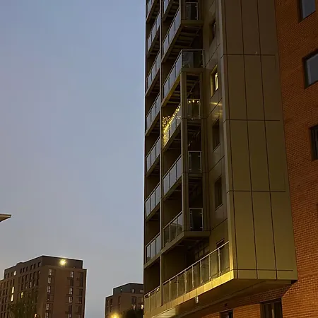 Apartment Two Bed Two Bath View With Balcony *
