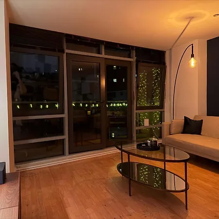 Apartment Two Bed Two Bath View With Balcony Leeds (West Yorkshire)