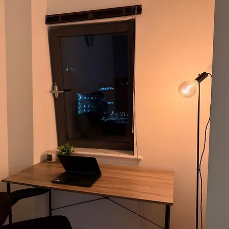 Two Bed Two Bath View With Balcony Apartment Leeds (West Yorkshire)